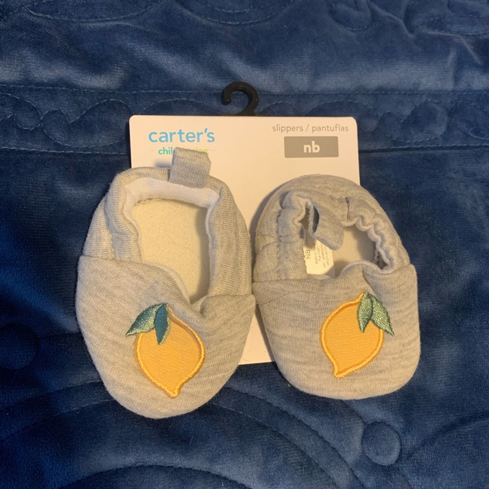 Carter's Lemon Baby Slippers NWT gray and yellow Newborn boy and girl